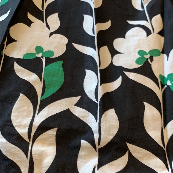 Beautiful Apt. 9 skirt sz. 8 - Picture 2 of 6